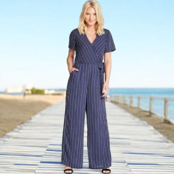 Revolve J.O.A. Women’s‎ S Short Sleeve Wide Leg Jumpsuit Navy Blue Stripe Belted - Picture 1 of 9